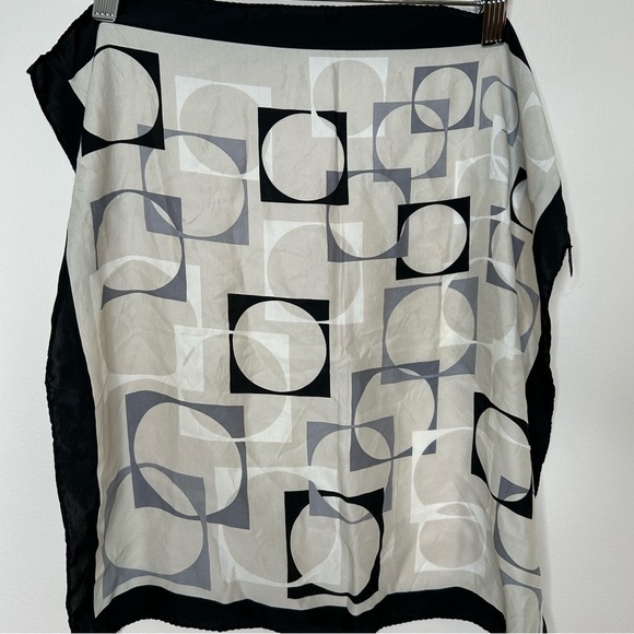The Tie  Rack Silk Scarf Small Square Neckerchief Black and White Print - Picture 1 of 7